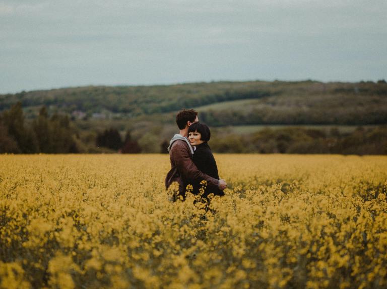 15 Old Married Couples Share The (Un)Romantic Story Of How They Met