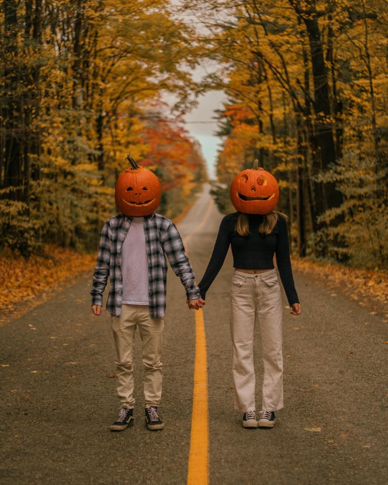 16 Clever Date Ideas For This Spooky Season