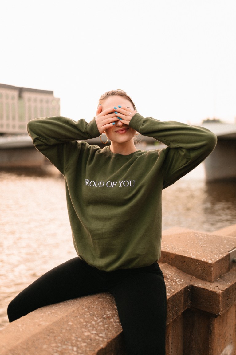 4 Zodiac Signs Who Tend To Be The Most Sentimental In Relationships