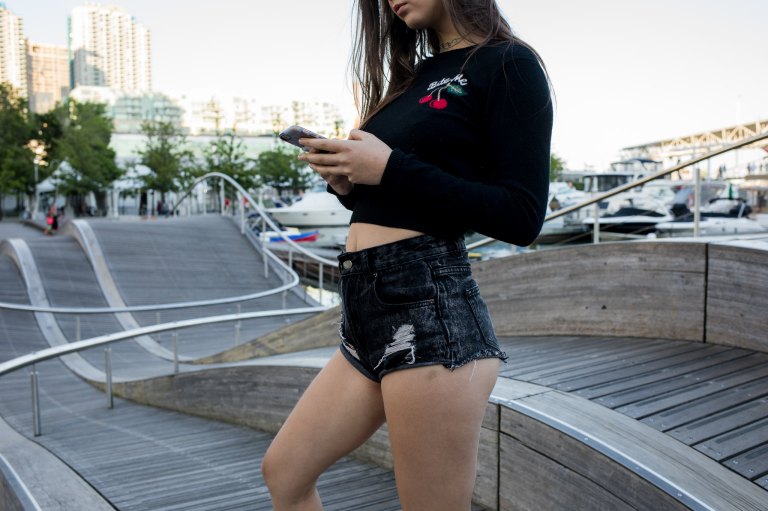 6 Concrete Signs You Should Give Up On Online Dating For Good