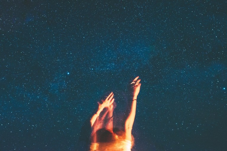 If This Finds You, The Universe Has A Message For You, Based On Your Zodiac + Tarot