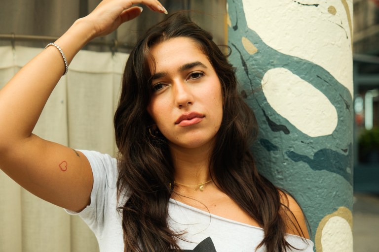4 Concrete Signs You’re Struggling With Abandonment Issues