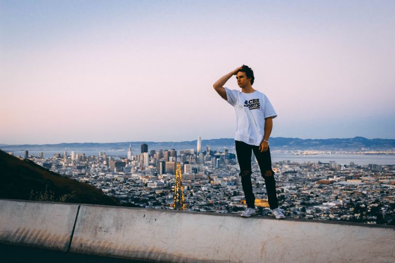 7 Concrete Signs He’s Not Looking For A Relationship (He’s Just Stringing You Along)