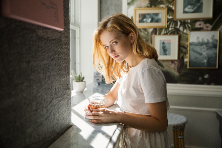4 Zodiacs Who Would Drop Everything For Love
