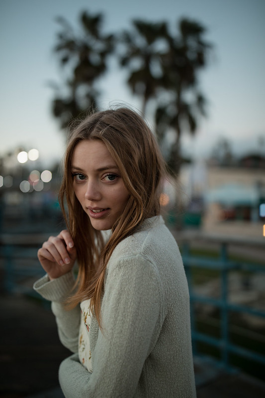 6 Concrete Signs You're Better Off Alone Right Now