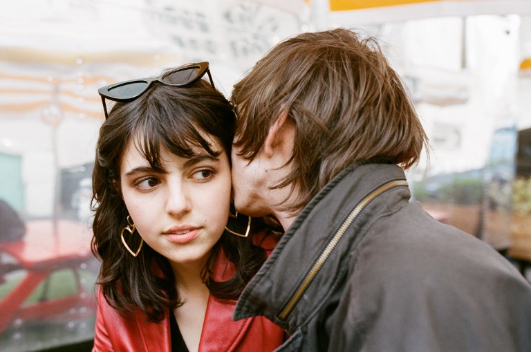 6 Concrete Signs You’re In A One-Sided Relationship