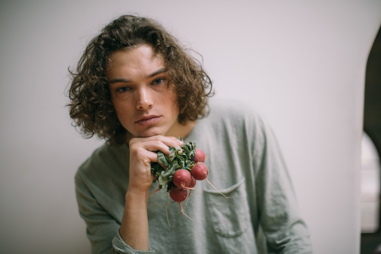 3 Zodiacs Who Fall In Love At First Sight