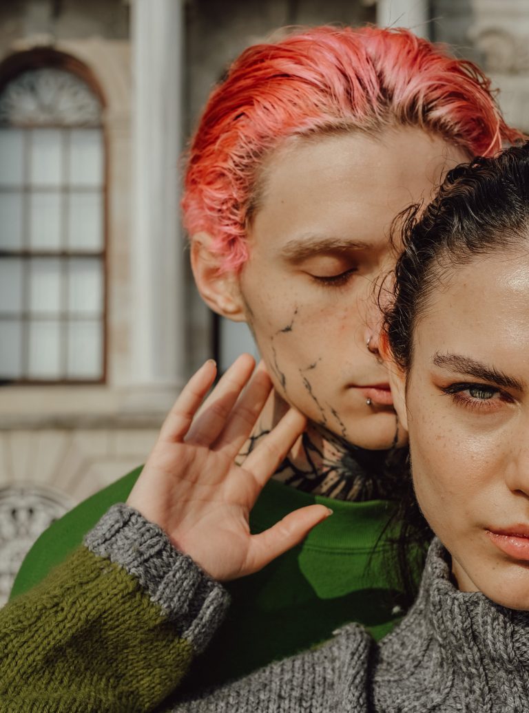 3 Zodiacs With The Strongest Connection To Their Twin Flames