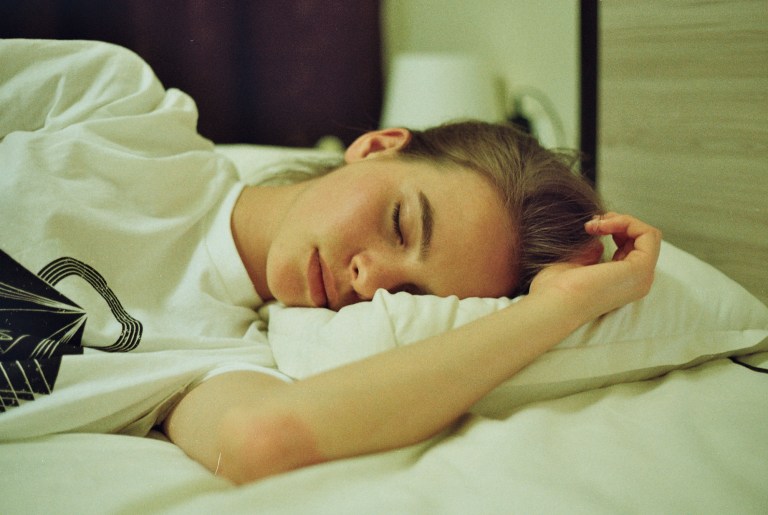 3 Zodiac Signs That Can’t Wake Up At 6:00am