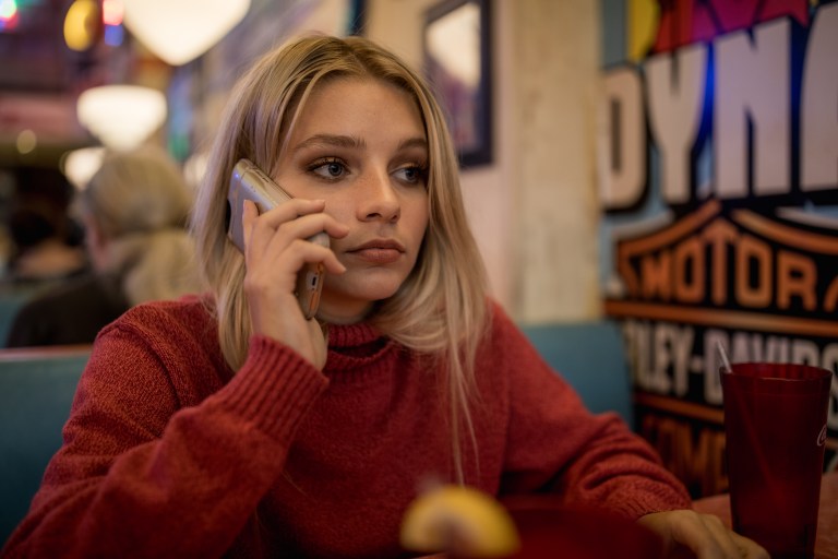 4 Zodiacs Who Need To Reach Out To Someone On November 13