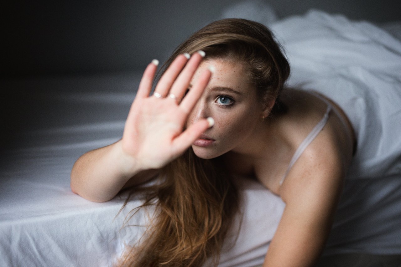 6 Concrete Signs Your Partner Is Holding You Back From True Greatness