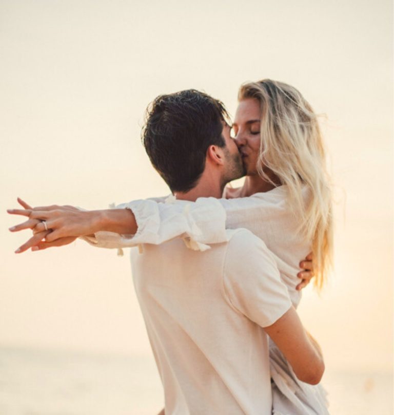 4 Zodiacs Who Will Meet Their Soulmate Before 2024