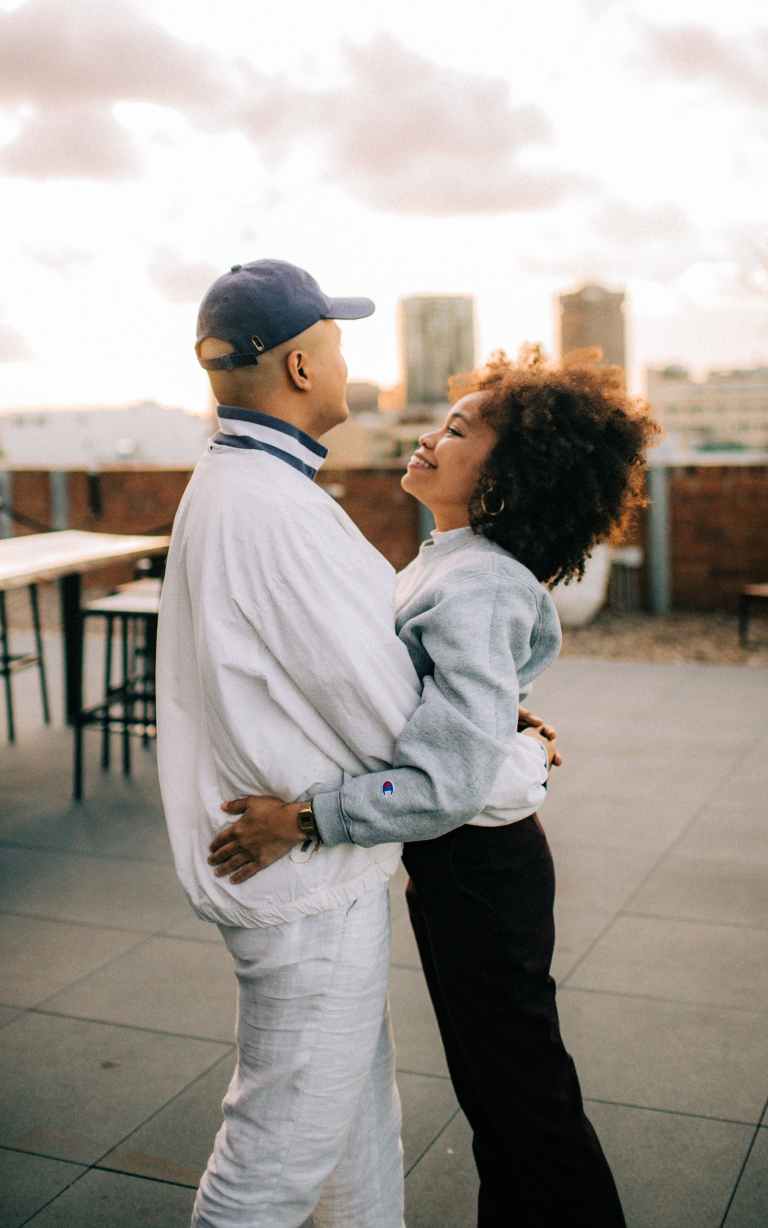 4 Strengths of Air Signs in Relationships