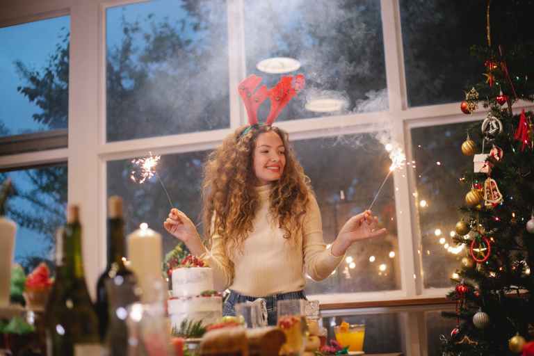 3 Festive Zodiacs Who Are Obsessed With Christmas
