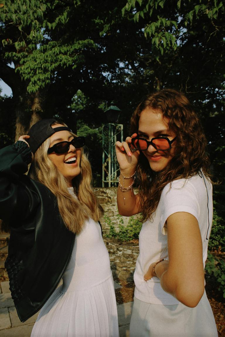 4 Zodiac Duos Destined To Be Platonic Soulmates