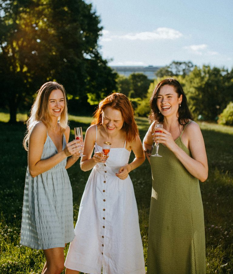 4 Zodiac Signs Who Spread Good Vibes Anywhere They Go