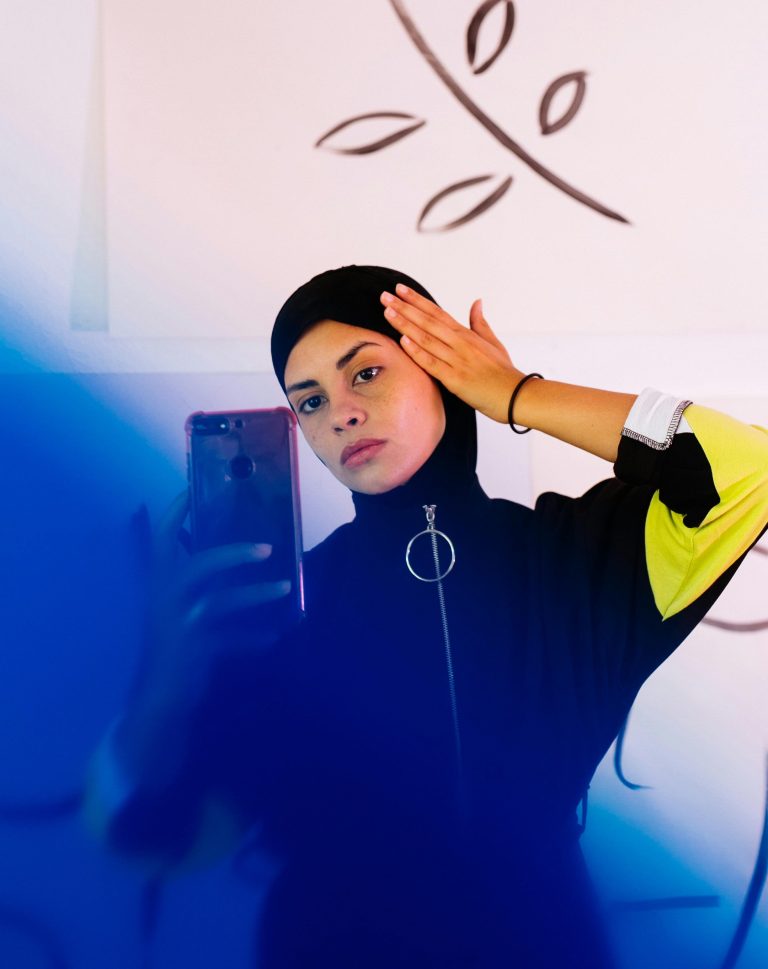 7 Zodiac Signs That Are Too Wise To Use iPhones