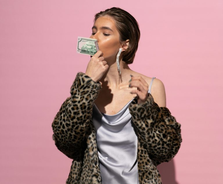 How Your Zodiac Sign Influences Your Money Habits