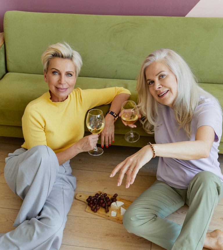 How To Manifest Soulmate Friendships (According To Your Zodiac Sign)