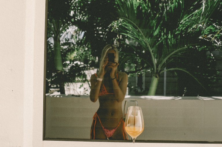 4 Zodiac Signs That Never Relax On Vacation