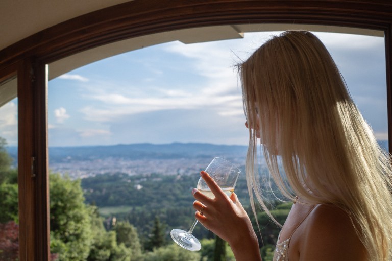 4 Zodiacs That Should Only Drink Wine, Never Liquor (Or Beer)