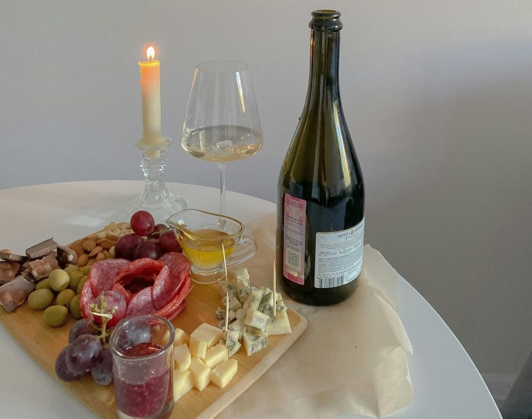 4 Zodiac Signs Who Make *Chefs Kiss* Charcuterie Boards