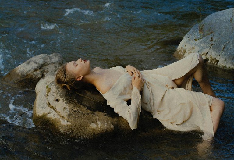 3 Zodiacs Experiencing A Powerful Intuitive Shift During Mercury In Pisces (2/14-3/3)
