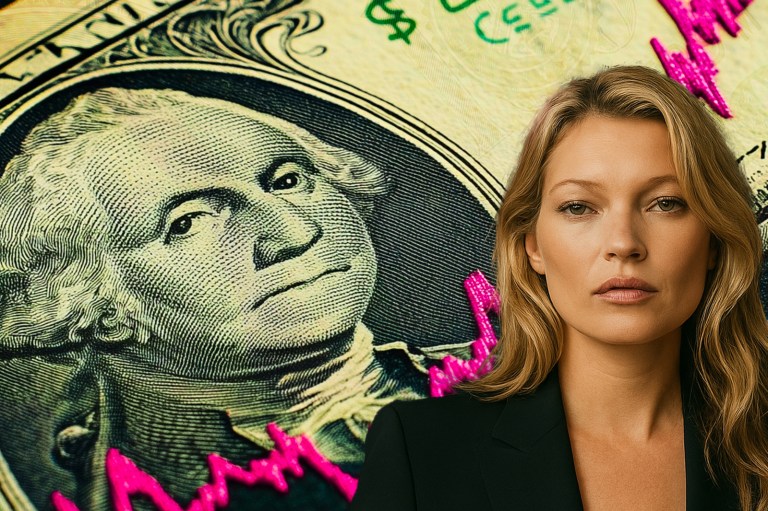 4 Signs Massively Massive Stacks Of Cash Are Coming Your Way (According To Tarot)