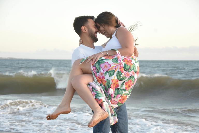 3 Zodiacs Who Embrace Love At First Leap