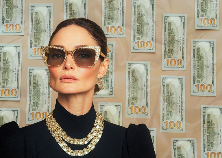 4 Signs You’re Heading Towards An Overflow Of Cash (According To Tarot)