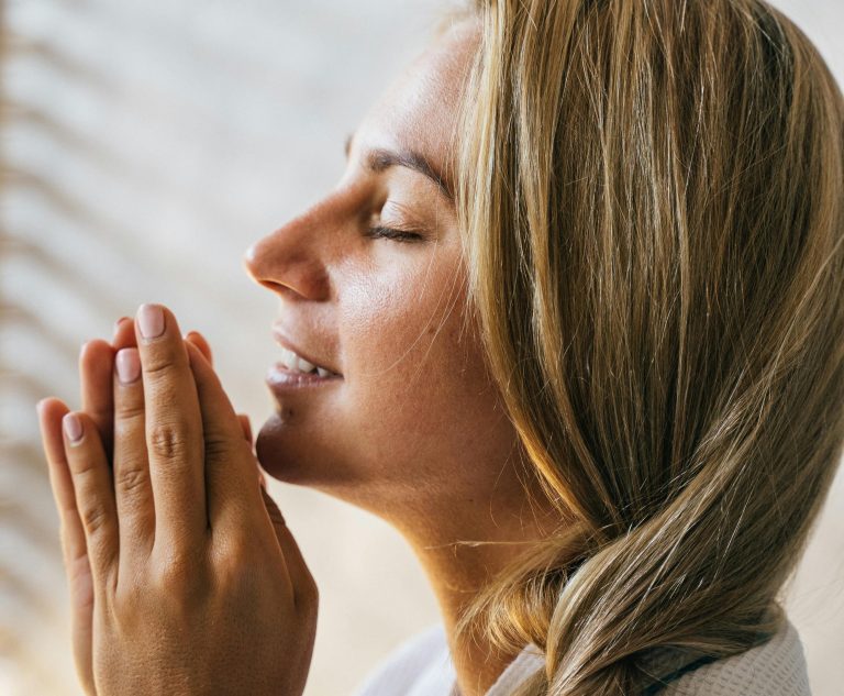 How To Overcome Fear With God’s Guidance (According To Zodiac)