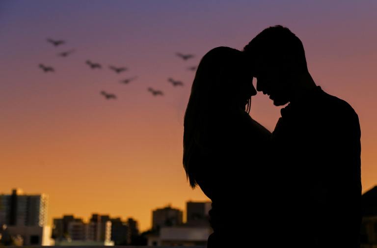 4 Lucky Zodiacs Destined For A Romantic Reset On 4/12 (Thanks To The Libra Full Moon)