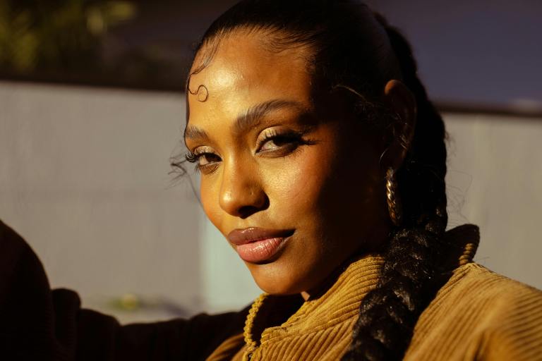 4 Zodiacs Who Radiate Stunning Star Quality