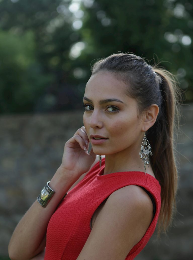 5 Zodiacs Who Don’t Need Recognition To Rise To The Top
