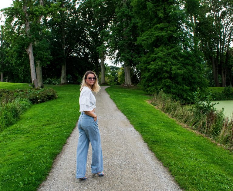 3 Telltale Signs You’re On The Right Life Path (According To Tarot)