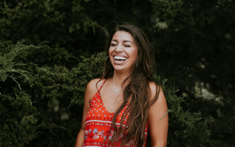 4 Zodiacs With The Most Magnetic Energy Right Now (Thanks To Mercury In Leo)