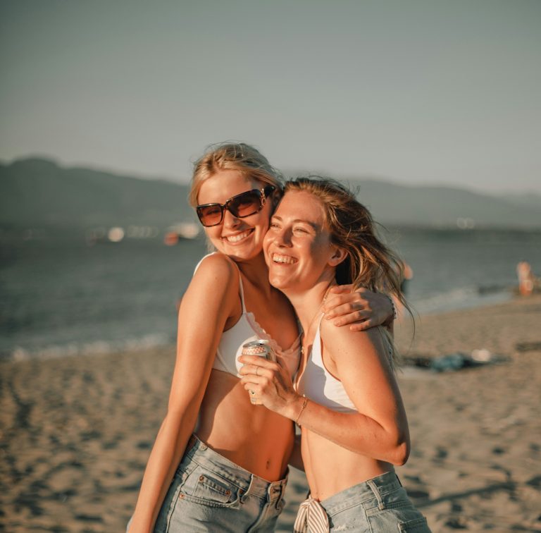 5 Zodiac Signs With A+ People Skills