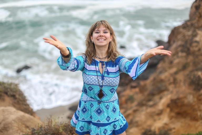 5 Zodiac Signs Who Always, Always Alchemize The Negative Into Positive