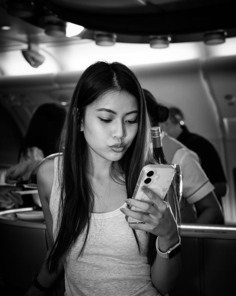 What Your Zodiac Sign Would Text During A Crisis