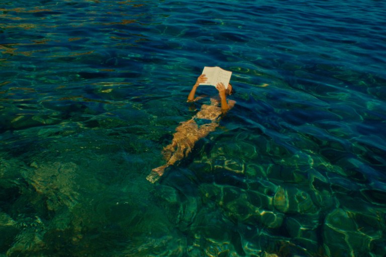 4 Zodiacs That Must Listen Carefully To Their Intuition As The Summer Heat Boils