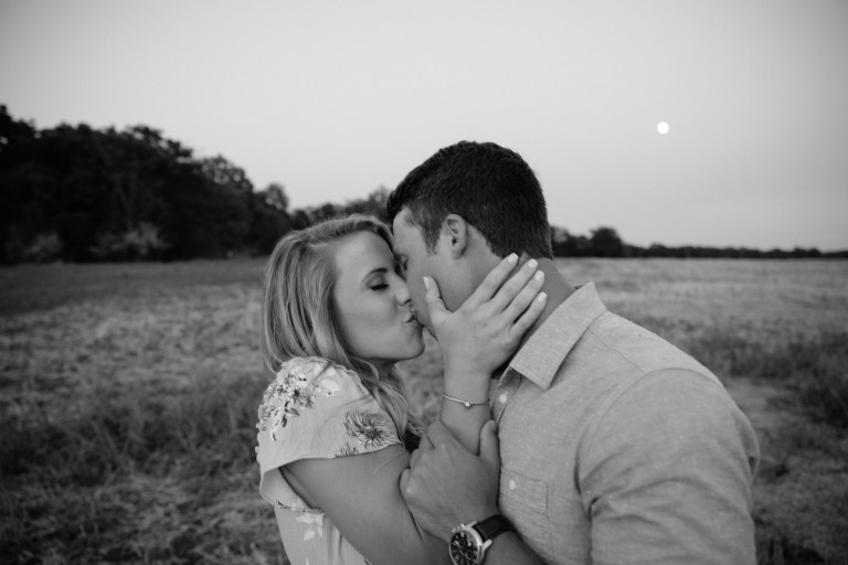 What Each Zodiac Does When They’re Dying To Kiss Your Lips