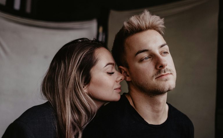 3 Surefire Signs It’s Time To Cut Them Off (According To Tarot)