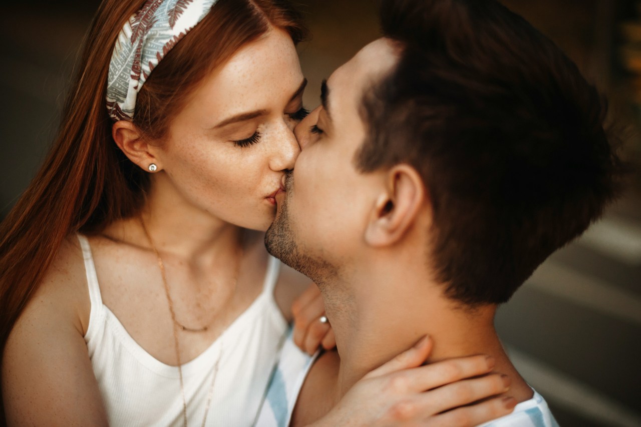 4 Zodiac Signs That Love The Hardest