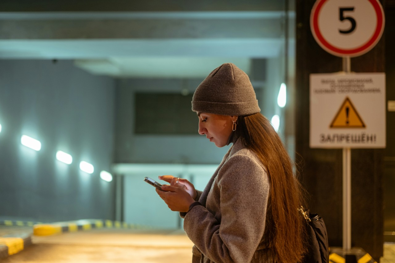 5 Birth Months You Can Count On For A Text Back