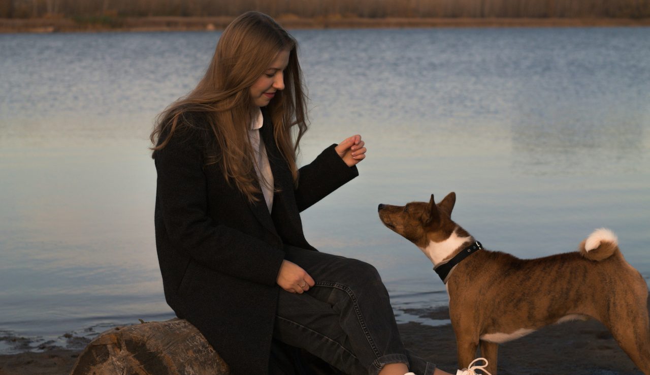 4 Birth Months Whose Gentle Auras Are Magnets For Animals & Children