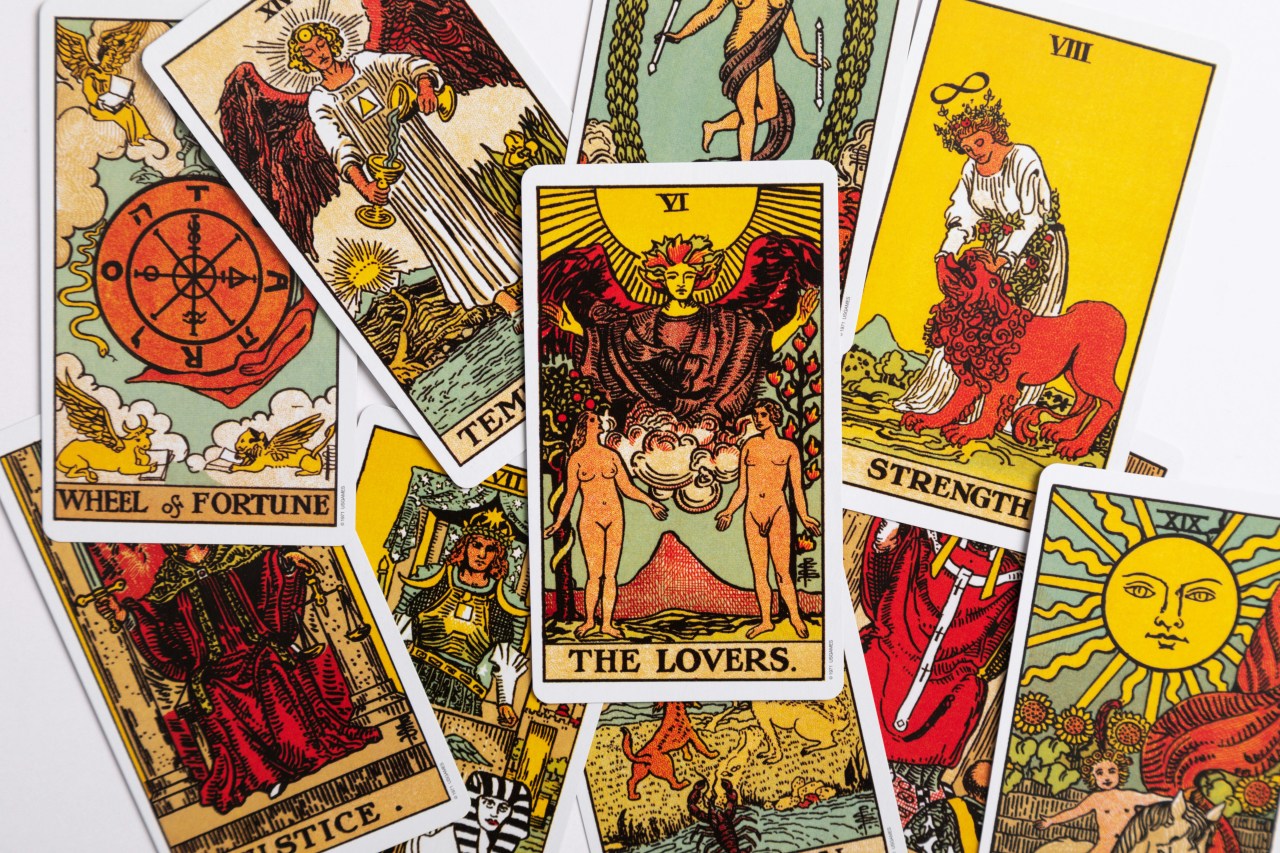 4 Birth Months That Must Turn To Tarot Now For Life-Changing Love Decisions