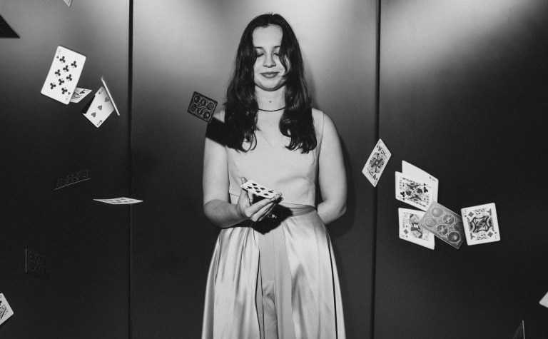 4 Zodiac Signs That Love Playing Solitaire