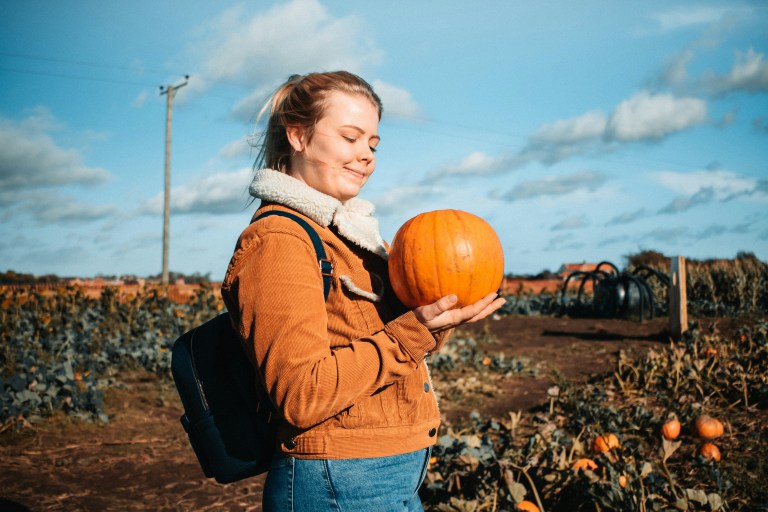4 Birth Months That Start Decorating For Halloween In September