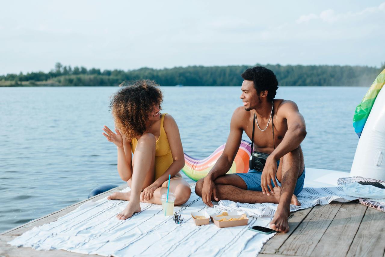 5 Birth Month Duos Who Can Talk For Hours
